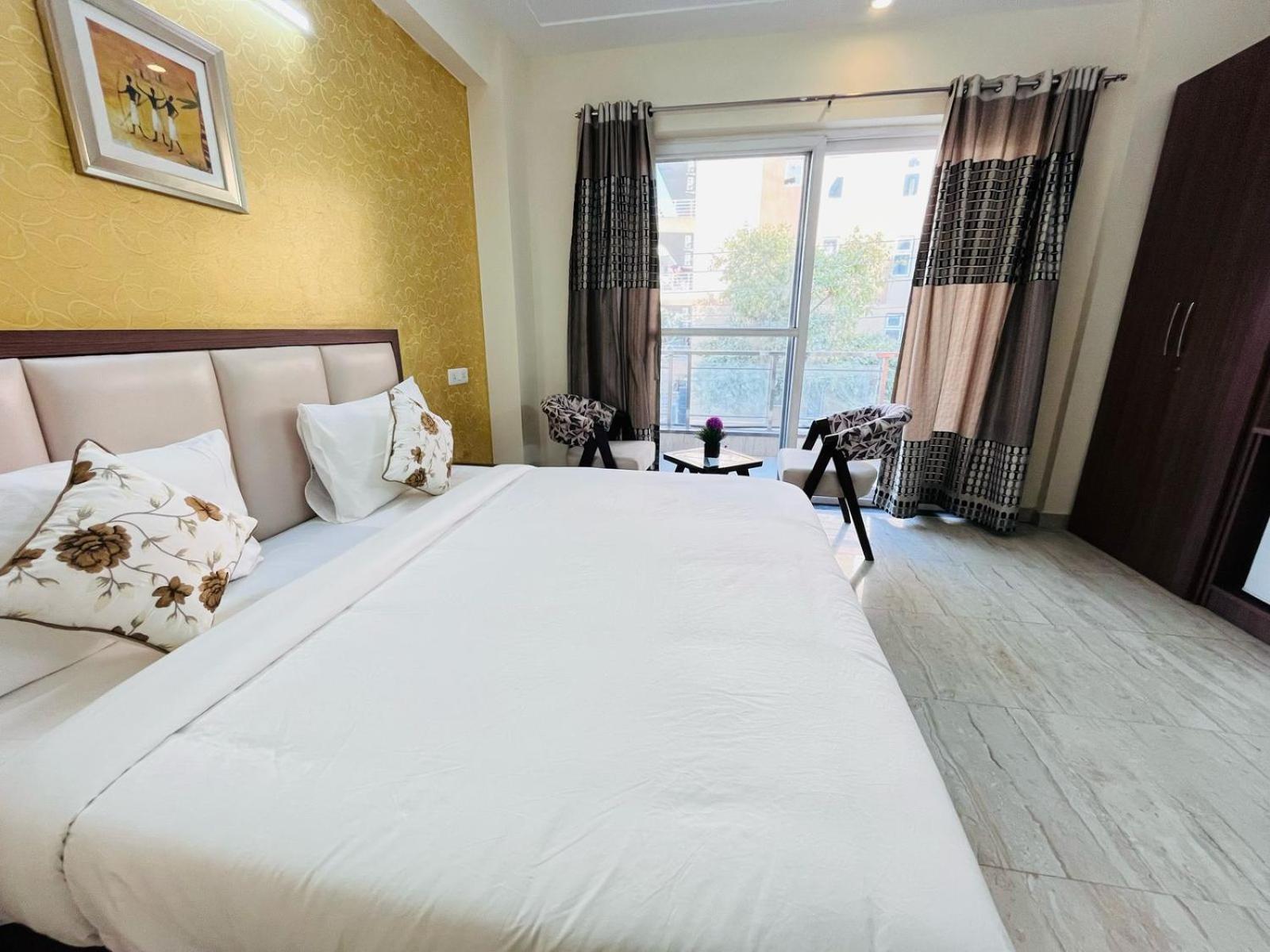 Hotel The Luxe 18 - Golf Course Road غورغاون المظهر الخارجي الصورة