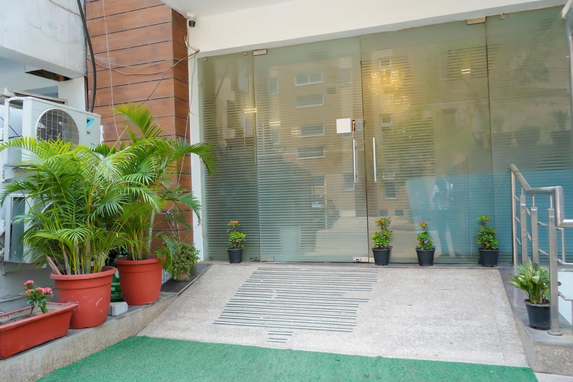 Hotel The Luxe 18 - Golf Course Road غورغاون المظهر الخارجي الصورة