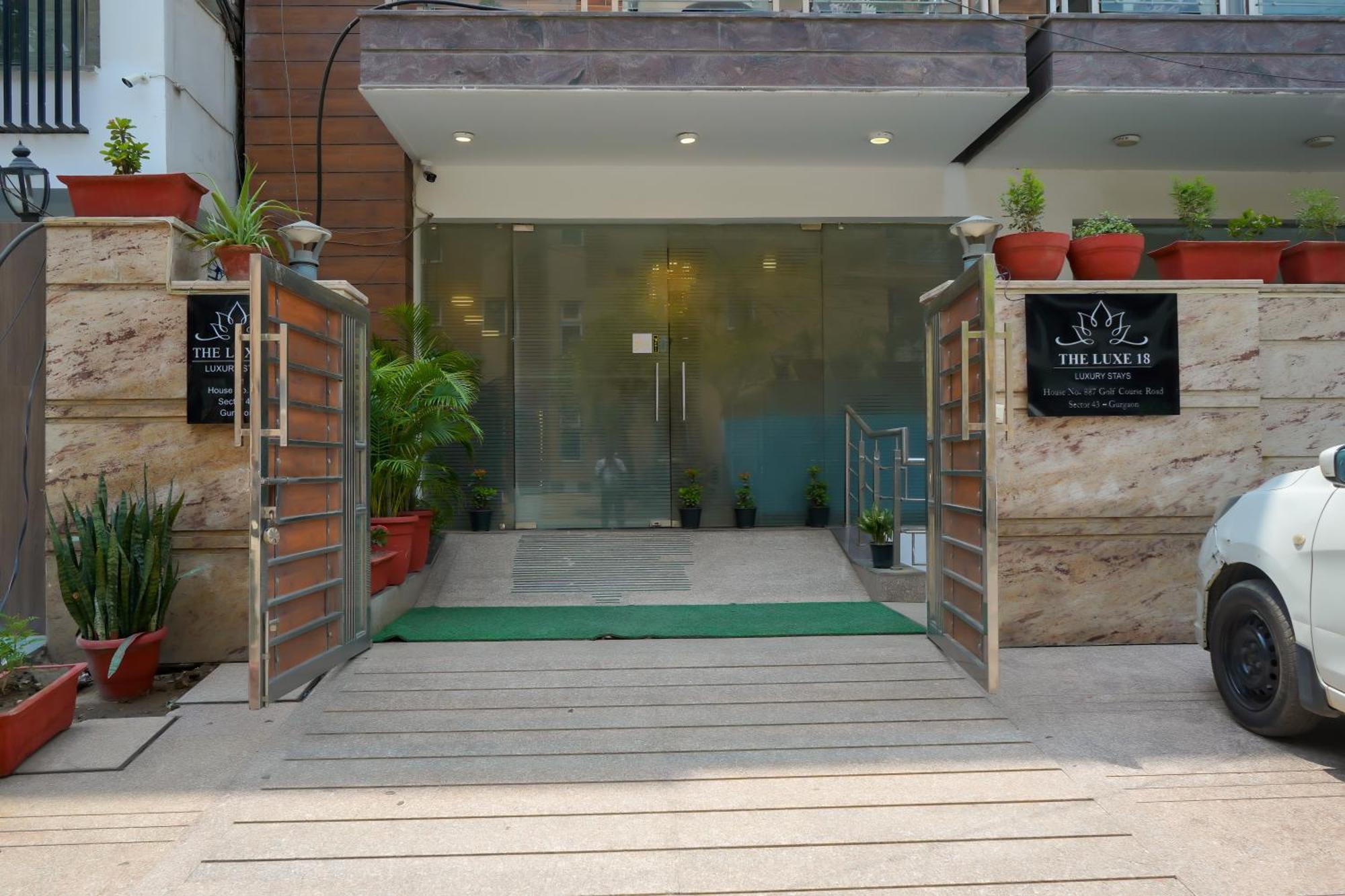 Hotel The Luxe 18 - Golf Course Road غورغاون المظهر الخارجي الصورة