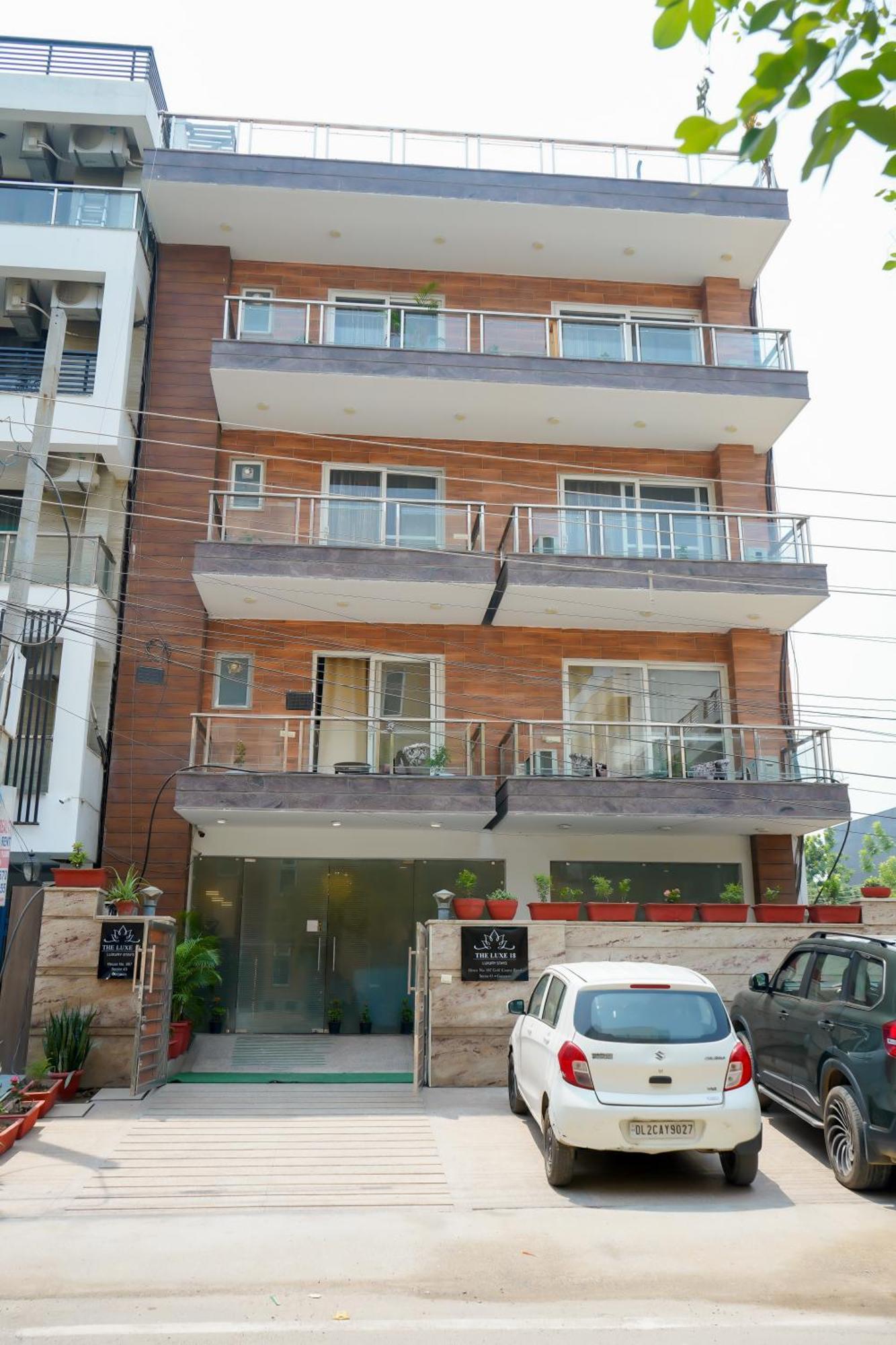 Hotel The Luxe 18 - Golf Course Road غورغاون المظهر الخارجي الصورة