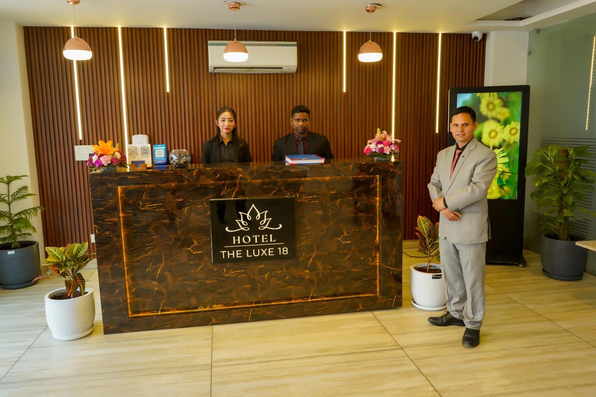 Hotel The Luxe 18 - Golf Course Road غورغاون المظهر الخارجي الصورة