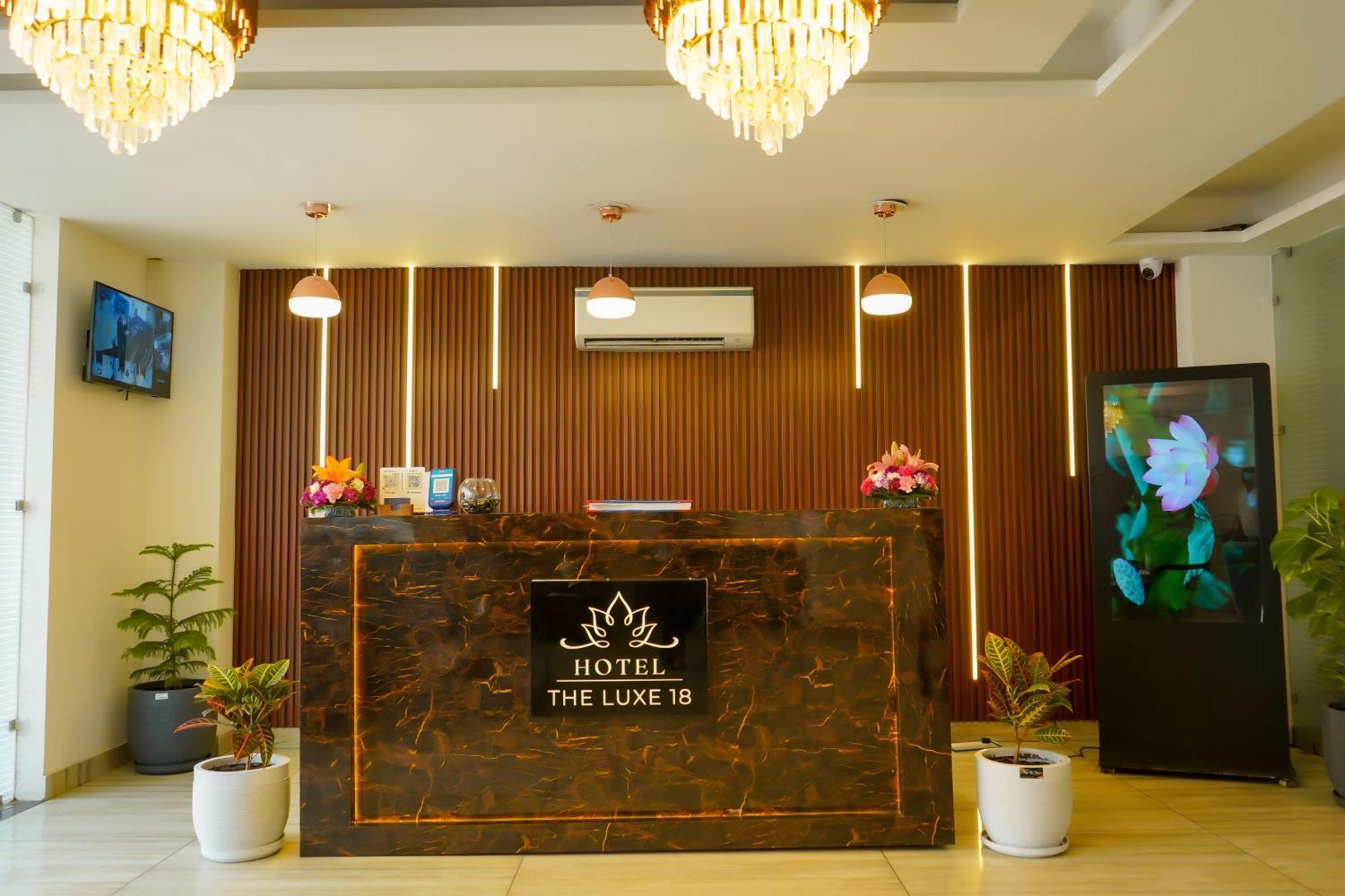 Hotel The Luxe 18 - Golf Course Road غورغاون المظهر الخارجي الصورة