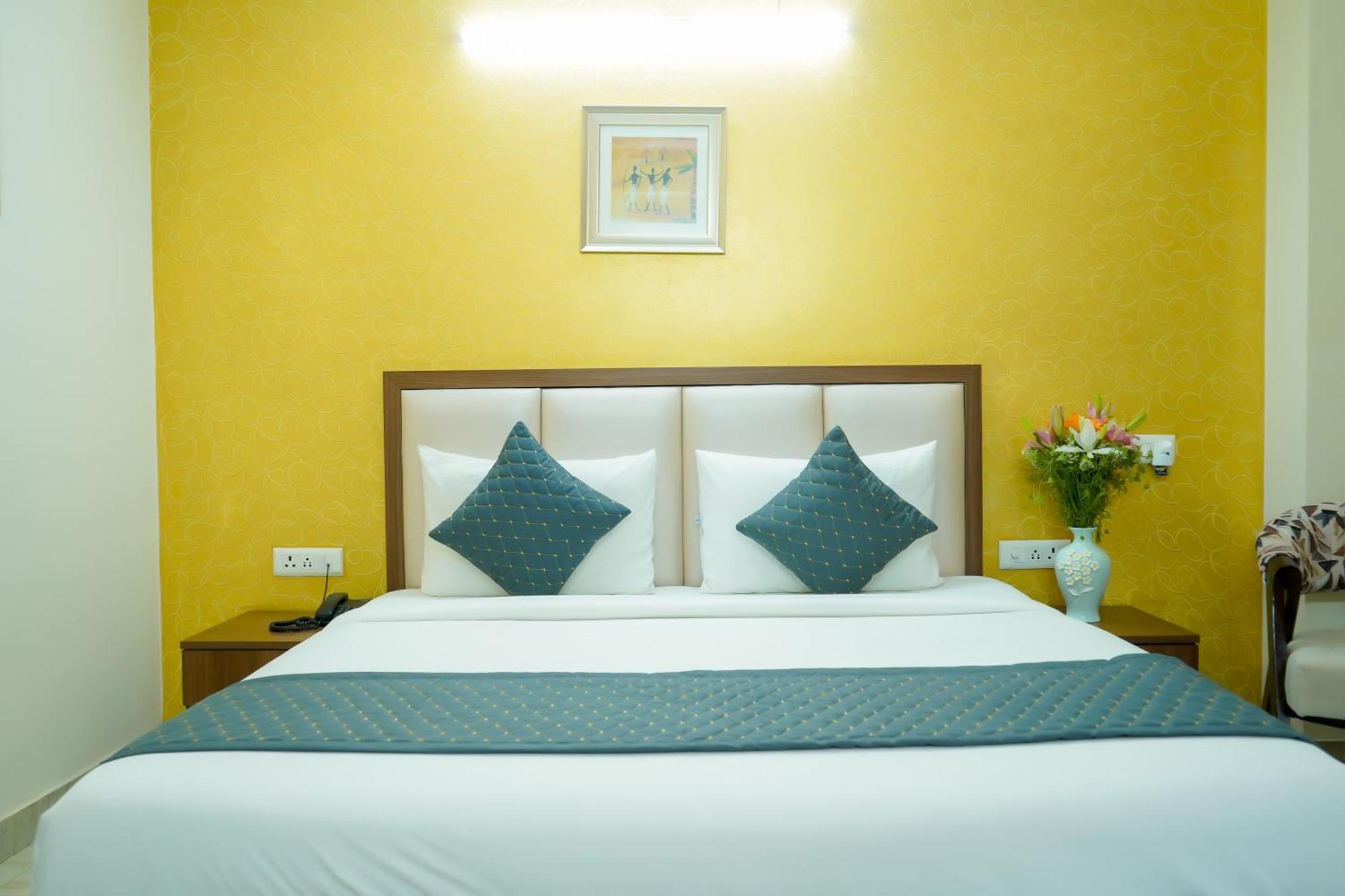 Hotel The Luxe 18 - Golf Course Road غورغاون المظهر الخارجي الصورة