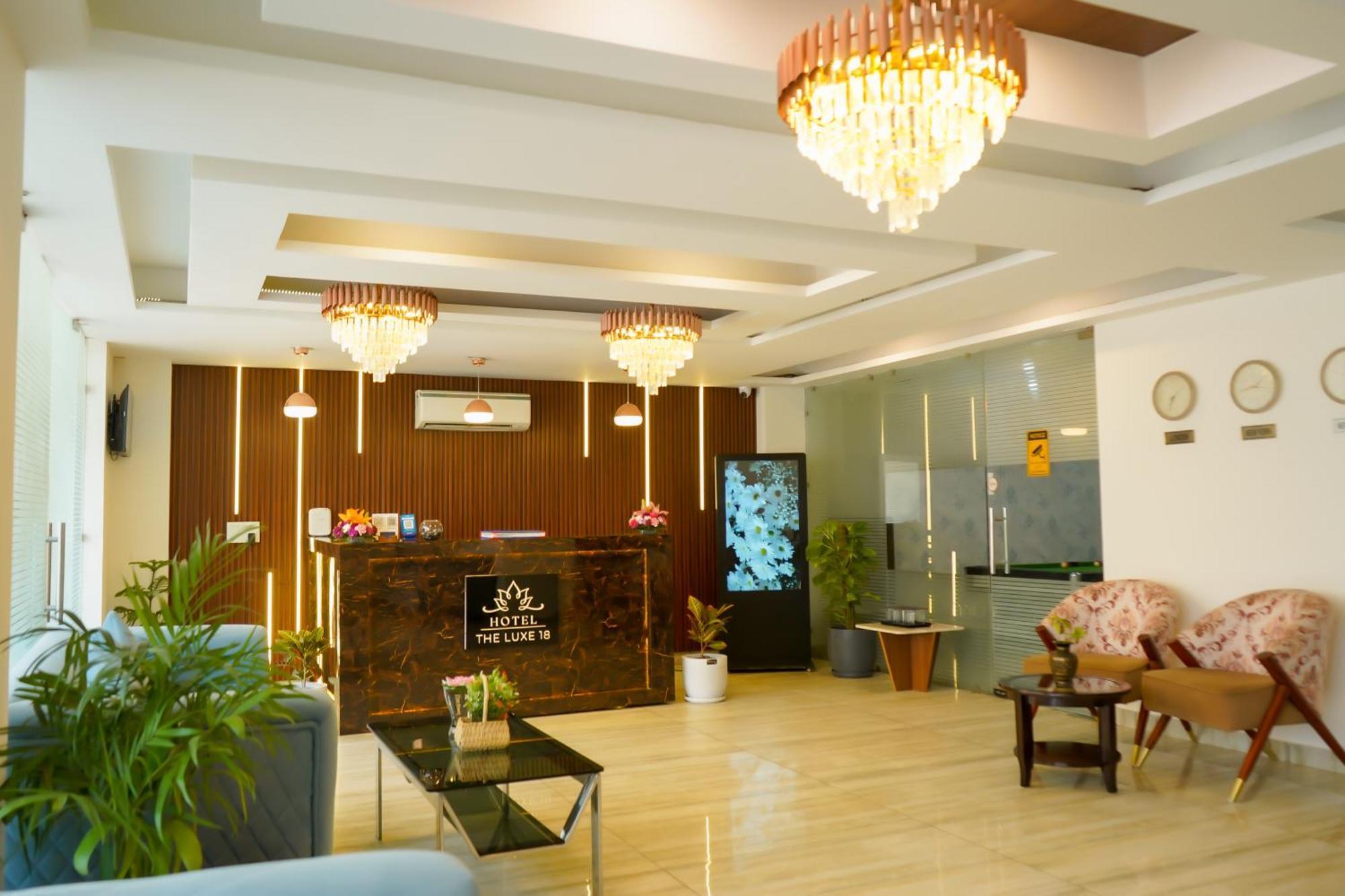 Hotel The Luxe 18 - Golf Course Road غورغاون المظهر الخارجي الصورة