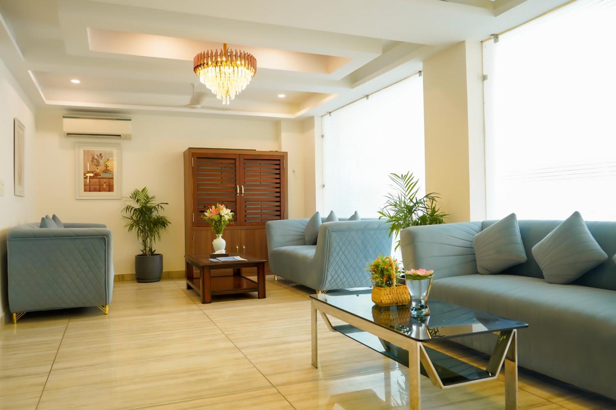 Hotel The Luxe 18 - Golf Course Road غورغاون المظهر الخارجي الصورة