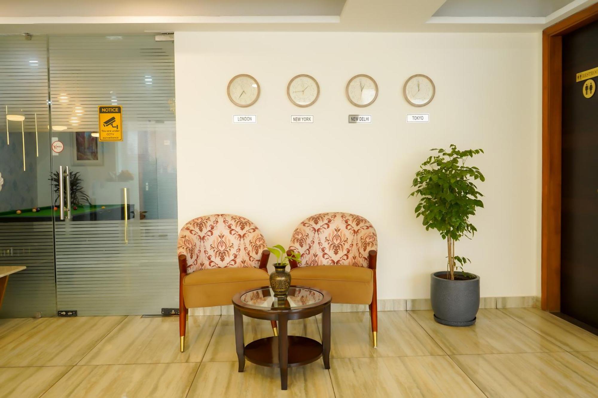 Hotel The Luxe 18 - Golf Course Road غورغاون المظهر الخارجي الصورة