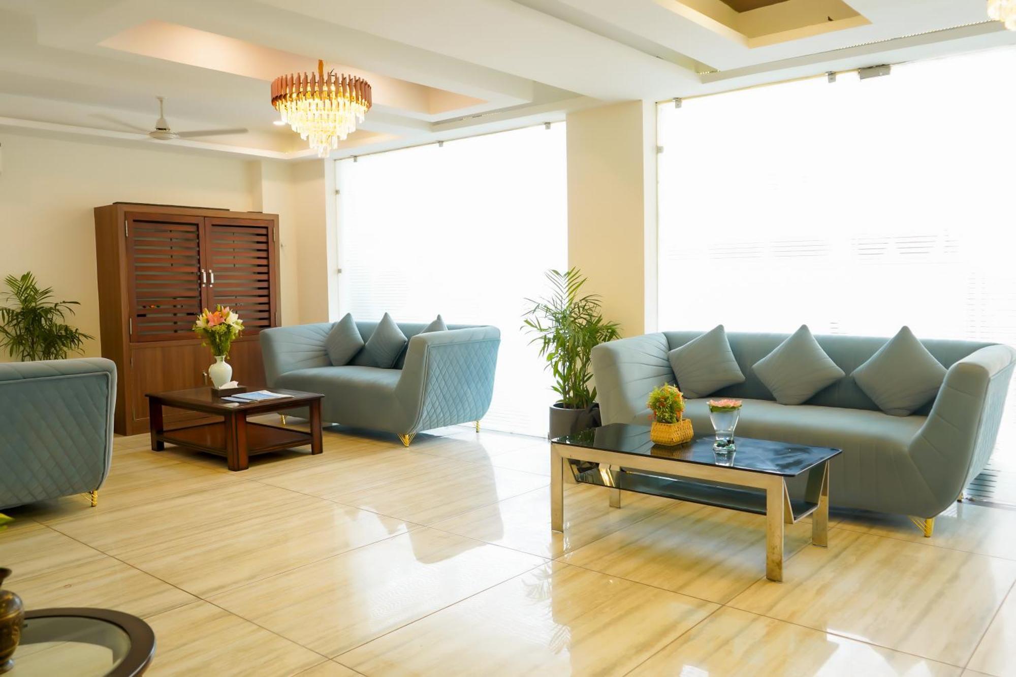 Hotel The Luxe 18 - Golf Course Road غورغاون المظهر الخارجي الصورة
